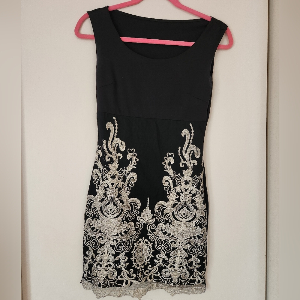 Bodycon black cocktail dress